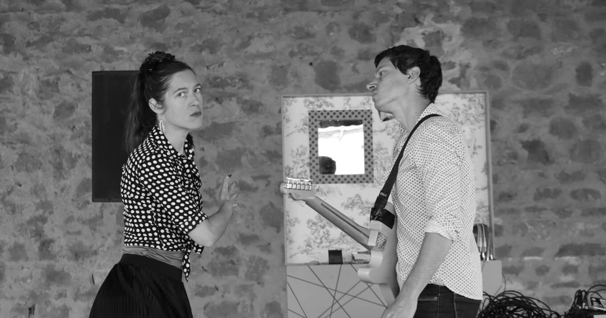 Amour électrique - Neige Scariot - Théâtre Les Aires Die