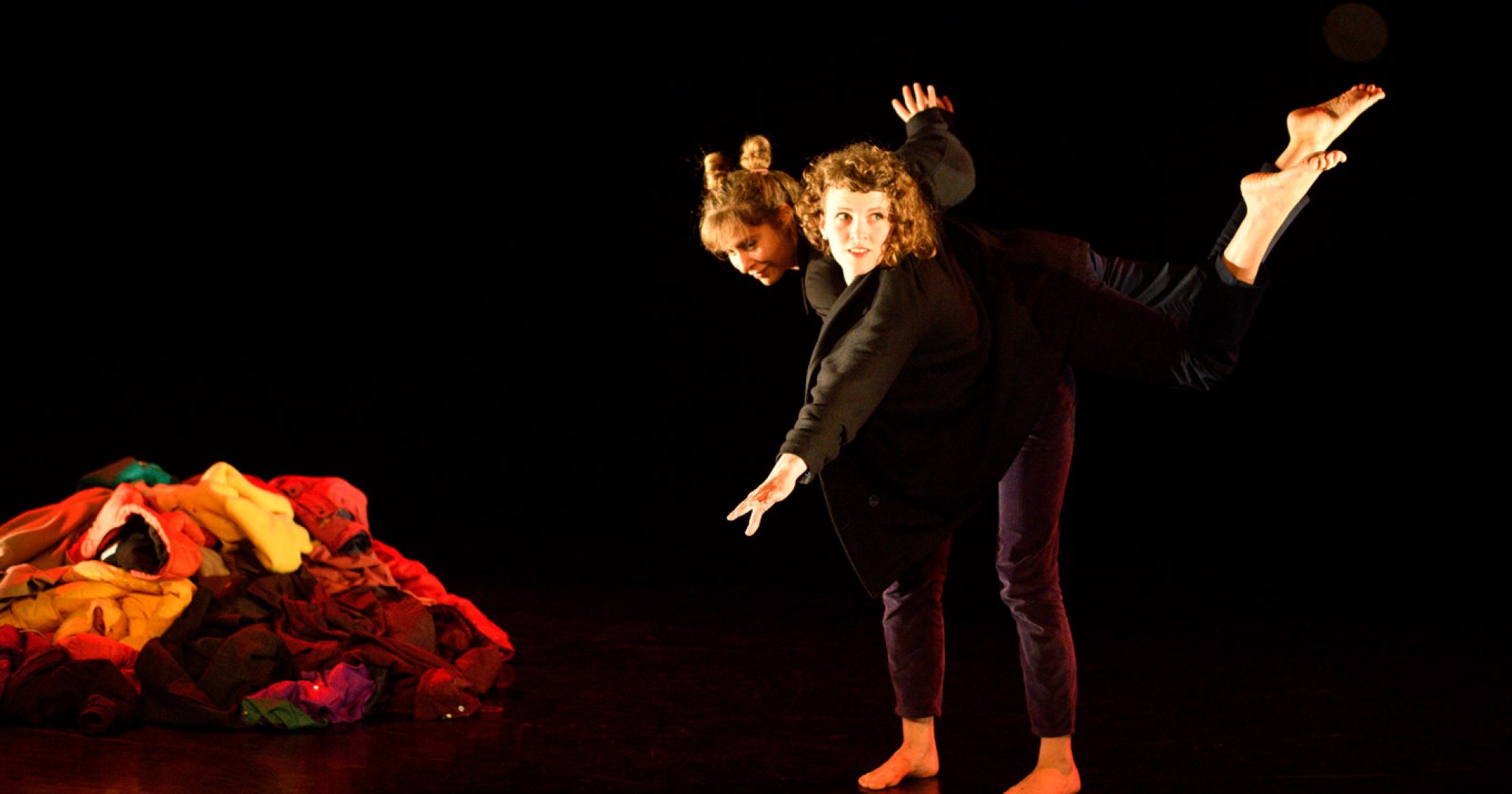 Sous le Manteau - La Compagnie Sur le Tas - Théâtre Les Aires Die