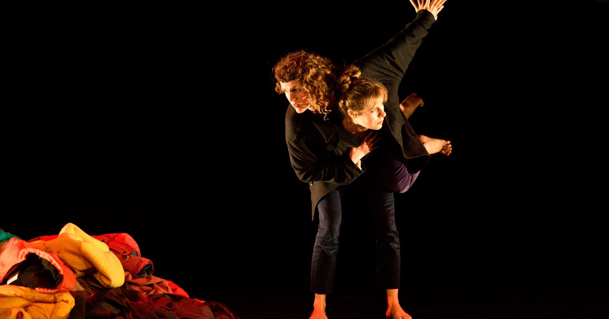 Sous le Manteau - La Compagnie Sur le Tas - Théâtre Les Aires Die
