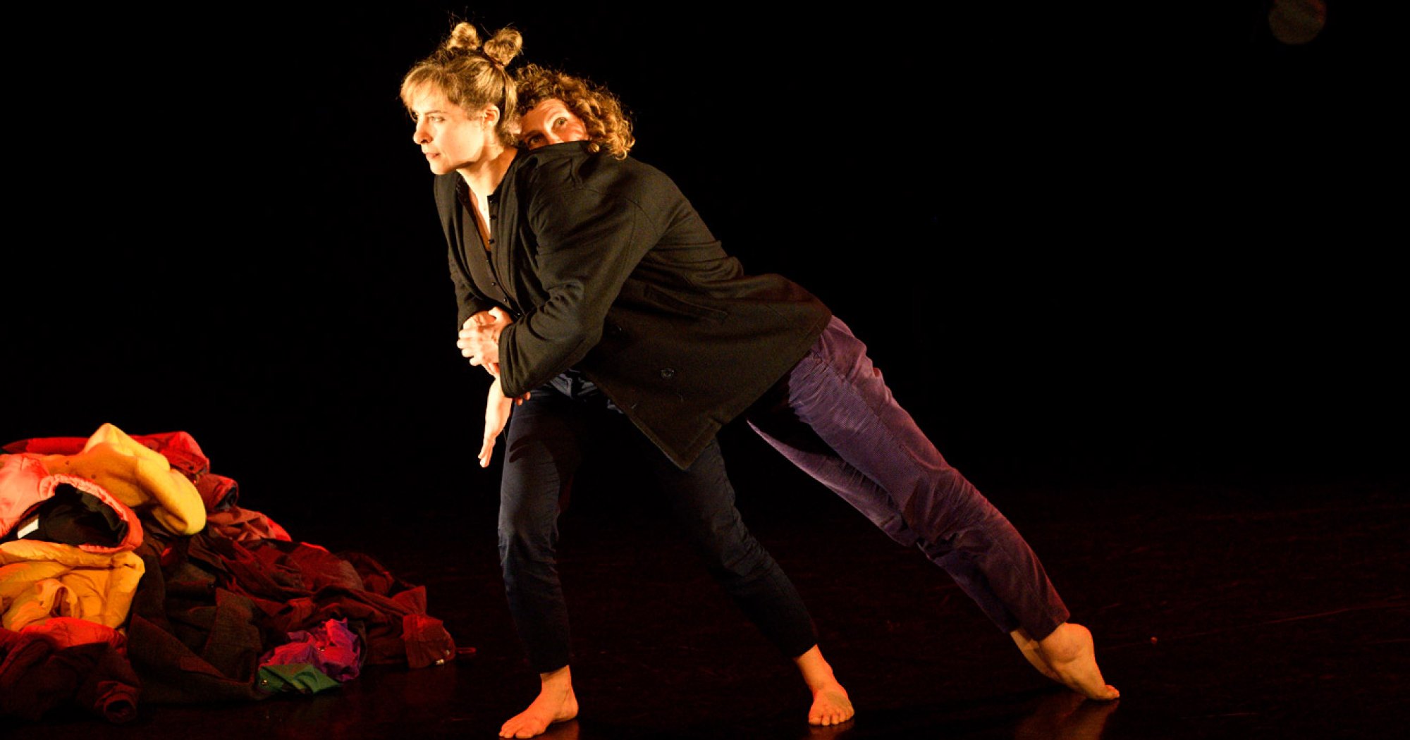 Sous le Manteau - La Compagnie Sur le Tas - Théâtre Les Aires Die