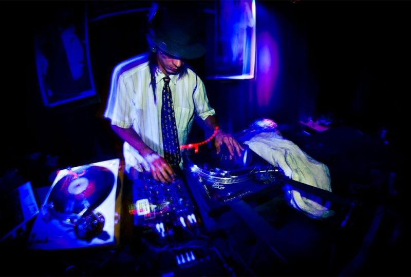 DJ LITTLE TUNE